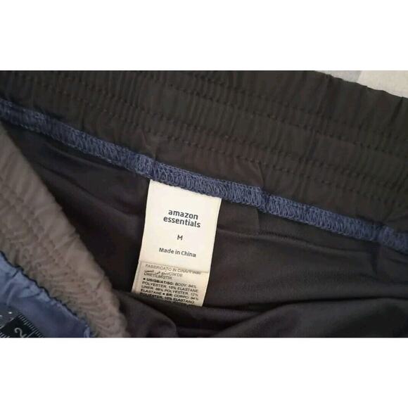 Amazon Essentials Women's 4" Stretch Woven Running Short Size M - Picture 8 of 9